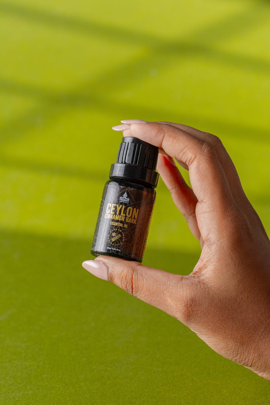Pure Ceylon Cinnamon Bark Essential Oil, GI Certified G2/76/340, 100% Ceylon True Cinnamon Extract Oil, Undiluted Therapeutic Grade for Diffuser, Food Grade, 10ml (0.34oz)